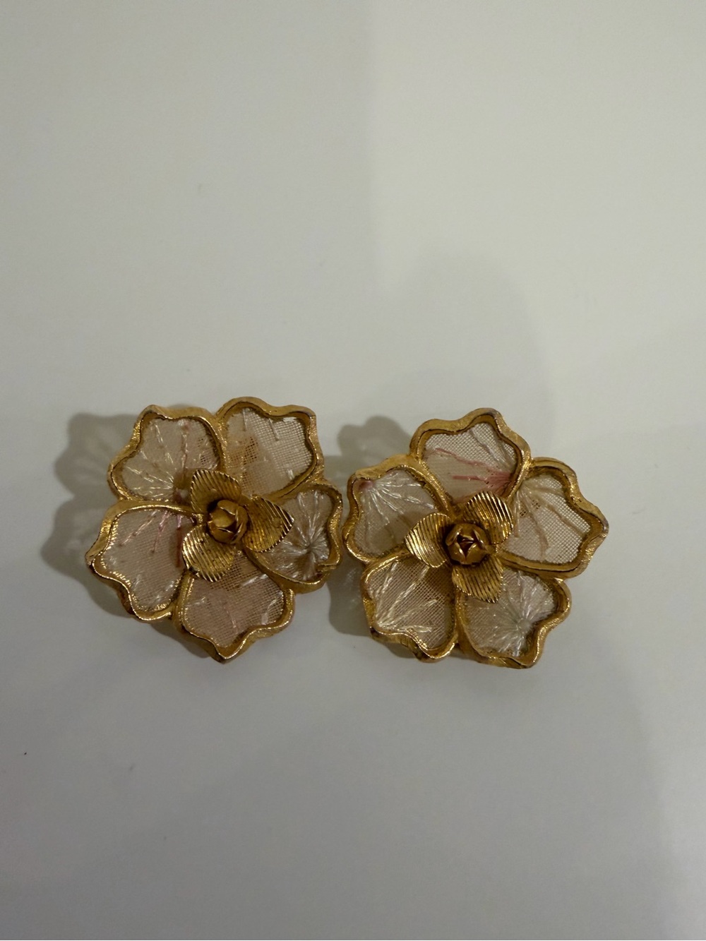 Look At These Vintage Beauty’s Gold-Tone Trim & Mesh Clip-On Flower Earrings